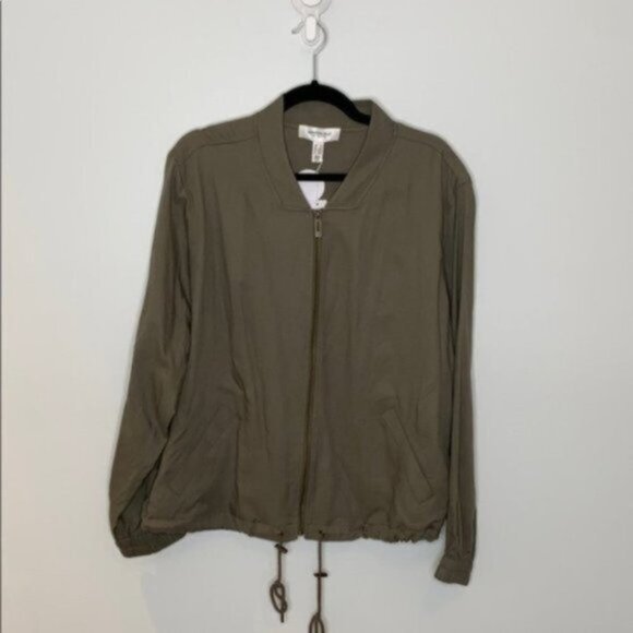 Addition Elle Women Dusty Green Solid Cropped Bomber Jacket Plus Size 2X - Picture 4 of 12